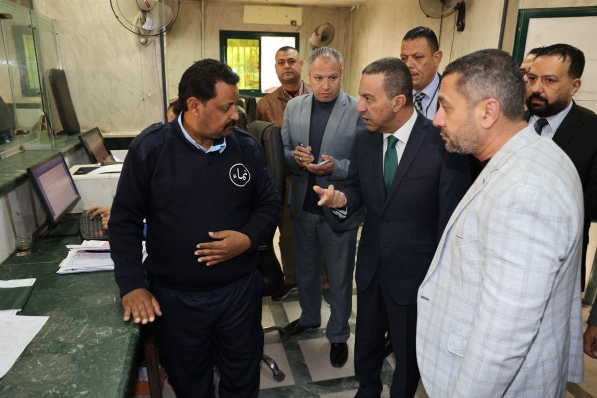 محافظ المنوفية يفاجئ عيادة التأمين الصحي بمبني حي غرب للوقوف علي مستوى الخدمات الطبية المقدمة لمرضى التأمين