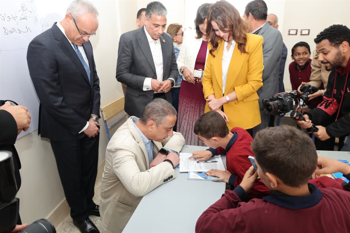 محافظ الجيزة يفتتح مبنى الإعدادي بمدرسة شهداء نزلة الشوبك الإعدادية المشتركة بالبدرشين بعد تطويره ورفع كفاءته بالكامل