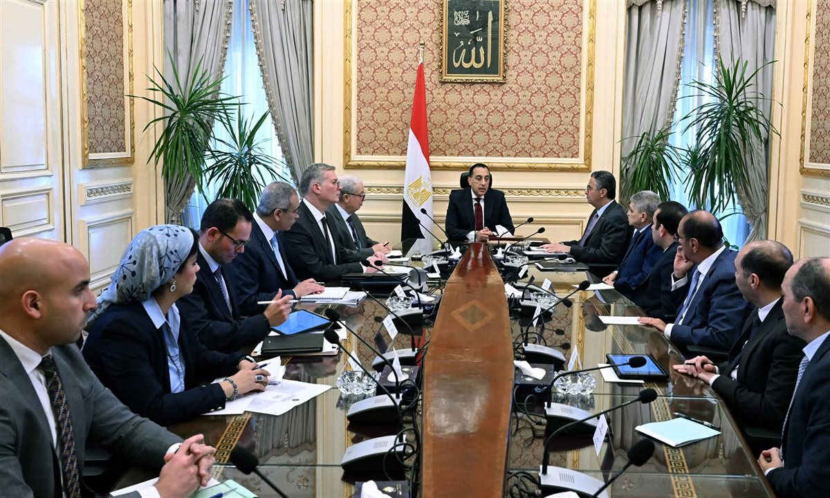 رئيس الوزراء يعقد اجتماعاً لمتابعة موقف توافر مختلف السلع الاستراتيجية