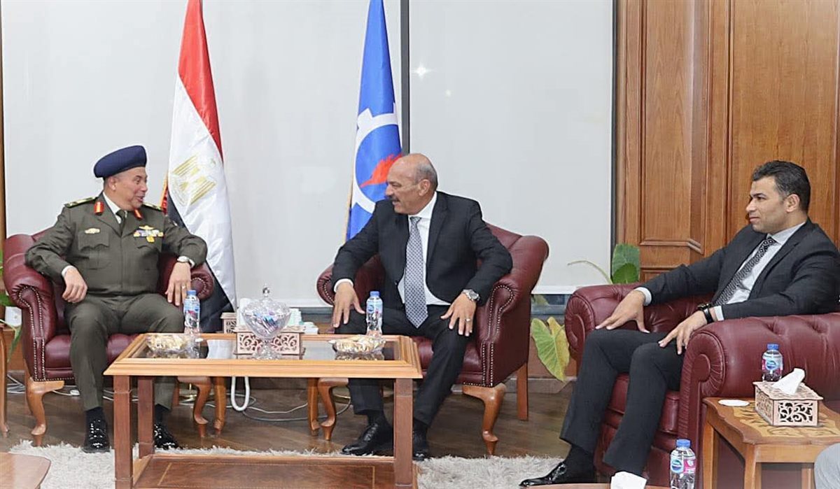 محافظ السويس يستقبل قائد الجيش الثالث الميداني