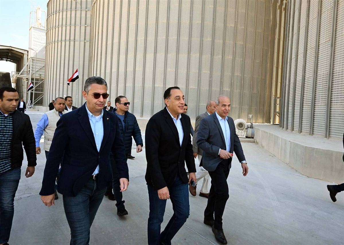 رئيس الوزراء يتفقد صومعة عتاقة بالسويس للاطمئنان على كفاءة منظومة تخزين القمح وتعزيز المخزون الاستراتيجي من السلع الأساسية