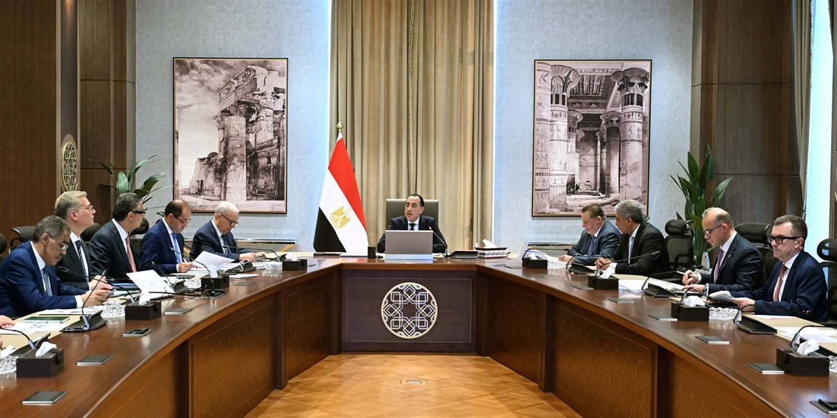 رئيس الوزراء يترأس اجتماع لجنة إدارة الأزمات المركزية لمتابعة تداعيات التصعيد العسكري بالمنطقة