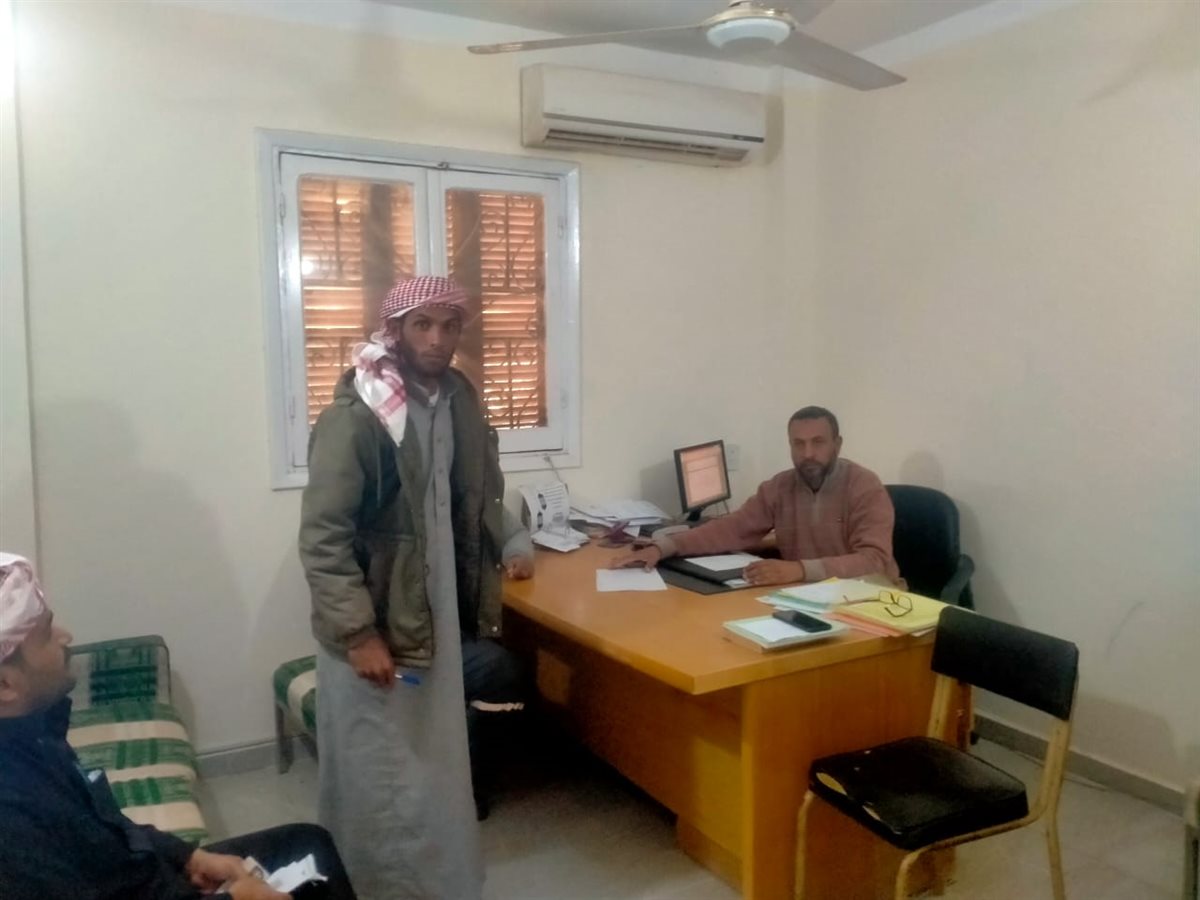 مديرية العمل بمحافظة جنوب سيناء تسلم عقود عمل لذوي الهمم بأبورديس