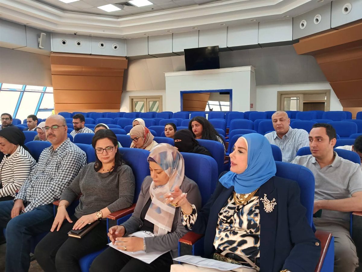 مدير رعاية جنوب سيناء يعقد اجتماعا لمتابعة تطوير الخدمات الصحية