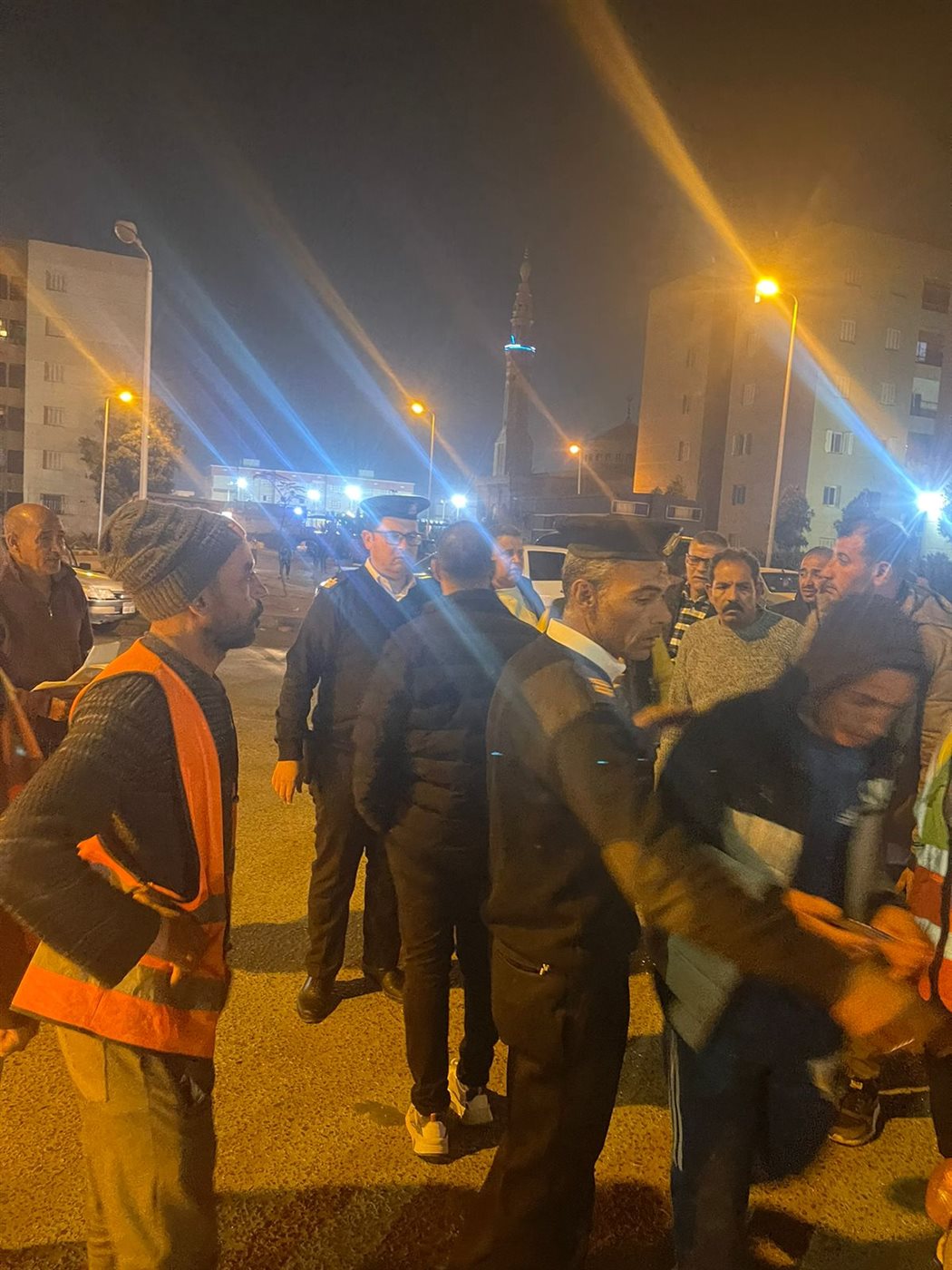 حملة مسائية لرفع الإشغالات والباعة الجائلين بالطرق الرئيسية ومنطقة دهشور ومنطقة ال ١١٨٥ عمارة