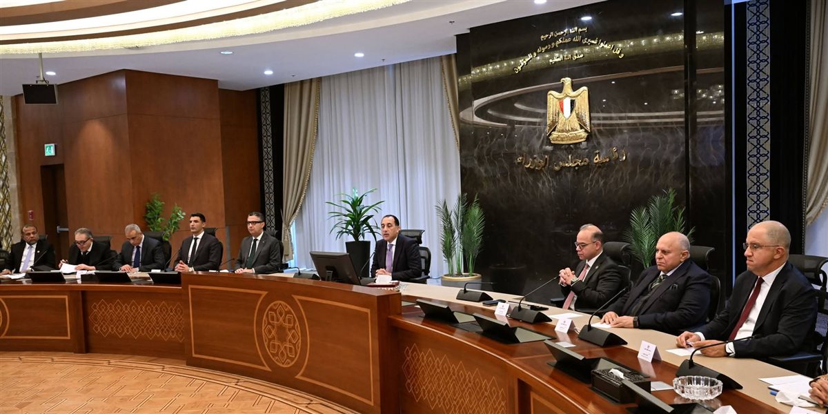 رئيس الوزراء يعقدُ اجتماعاً مع رؤساء الغرف الصناعية والتجارية