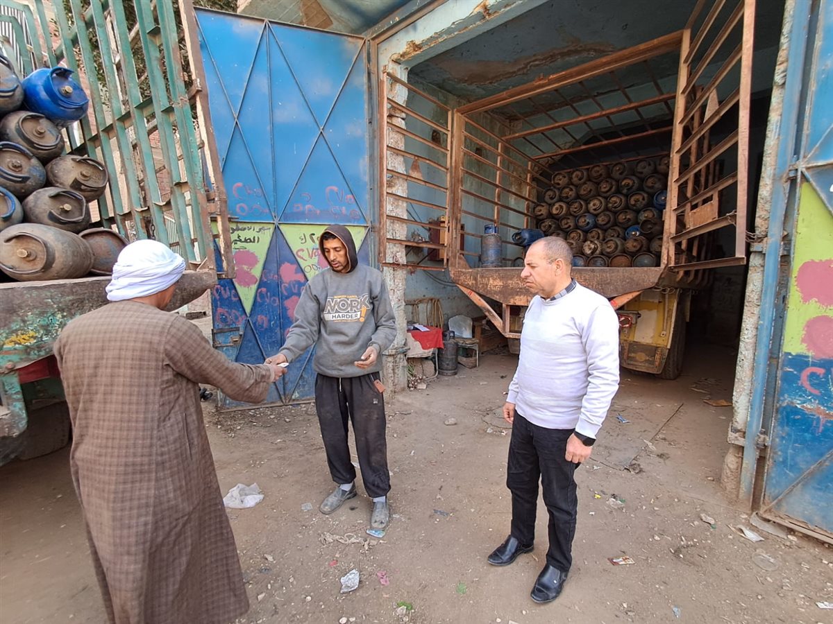 رئيس مدينة أبو النمرس يتابع عملية السير بالمركز التكنولوجي ومستودعات البوتاجاز