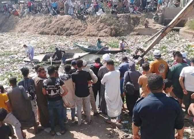 أهالي منقباد يستغيثون بالرئيس عبد الفتاح السيسي لحل مشاكلهم