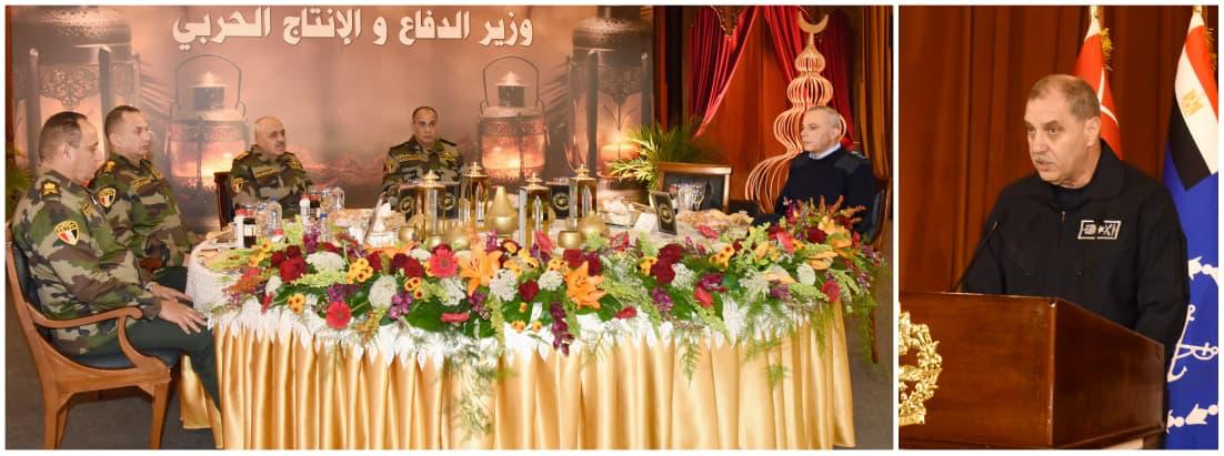 وزير الدفاع والإنتاج الحربى يلتقى مقاتلى القوات الجوية ويشاركهم تناول وجبة الإفطار