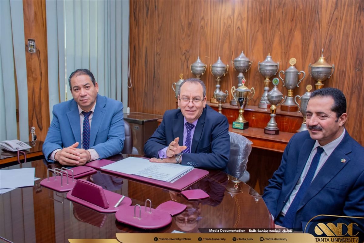 نائب رئيس جامعة طنطا يُكرم طلاب كلية الزراعة الفائزين بمراكز متقدمة في الدورة الأفروعربية الأولى