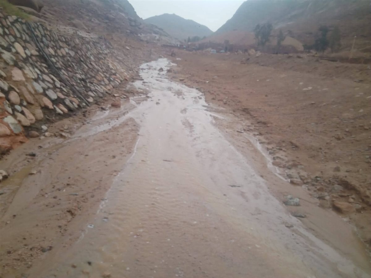 أمطار الخير تتساقط على جبال سانت كاترين وتحولها إلى شلالات طبيعية وسط فرحة الأهالي