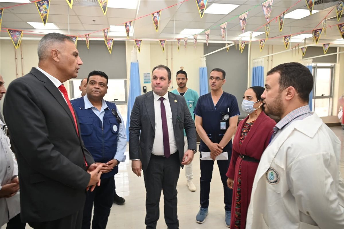 محافظ جنوب سيناء يزرع البهجة في قلوب مرضي طور سيناء بعيد الفطر
