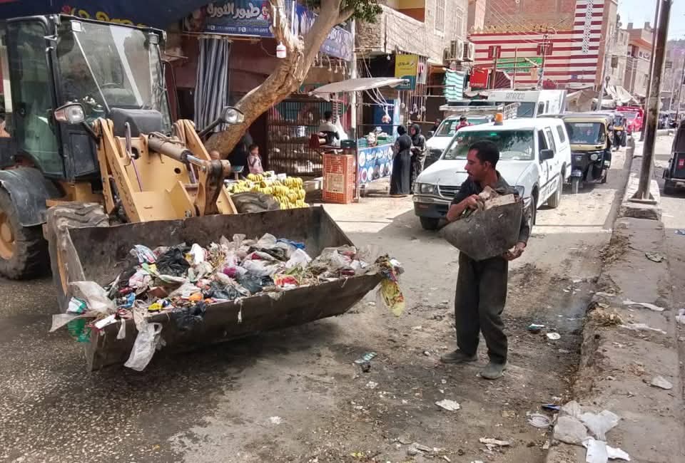 تكثيف حملات النظافة بمركز صدفا بأسيوط &nbsp;ورفع 141 طن مخلفات
