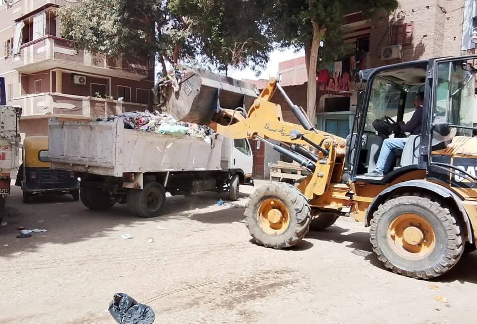 تكثيف حملات النظافة بمركز صدفا بأسيوط &nbsp;ورفع 141 طن مخلفات