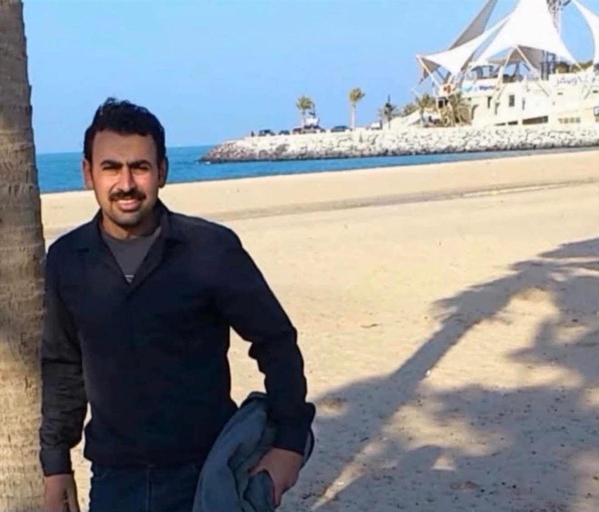 ضحية من الضحايا المتوفيين في الخارج