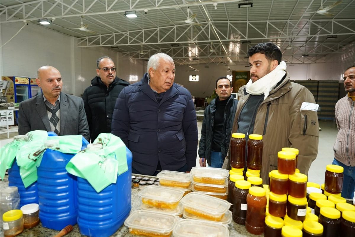 محافظ مطروح يتفقد معاصر الزيتون ويوجه بالتوسع في التسويق ودراسة إنشاء مصنع للتين