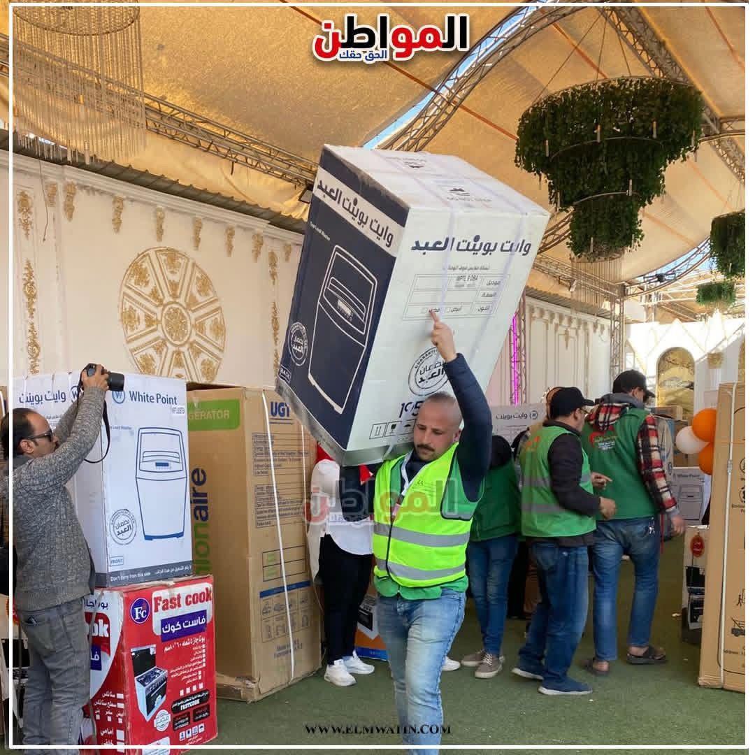 مبادرات«أم الغلابة» عزيزة عبد العليم لتجهيز 49 عروسة إلى دعم آلاف الأسر