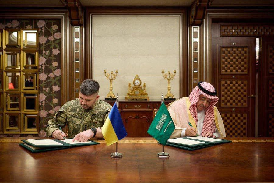 ‏وزارة الدفاع السعودية تعلن التوقيع مع نظيرتها الأوكرانية مذكرة ترتيبات بشأن المشتريات الدفاعية