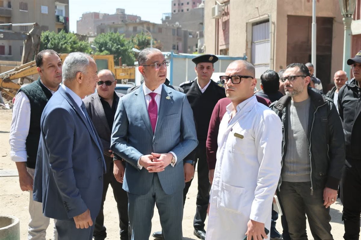 محافظ الجيزة يتابع انتظام سير العمل بمستشفى أم المصريين وتواجد الأطقم الطبية والتمريض