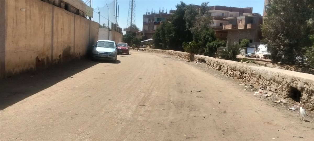 حملة نظافة وتجريد من قِبل الوحدة المحلية بالمنوات بمتابعة رئيس مدينة أبو النمرس
