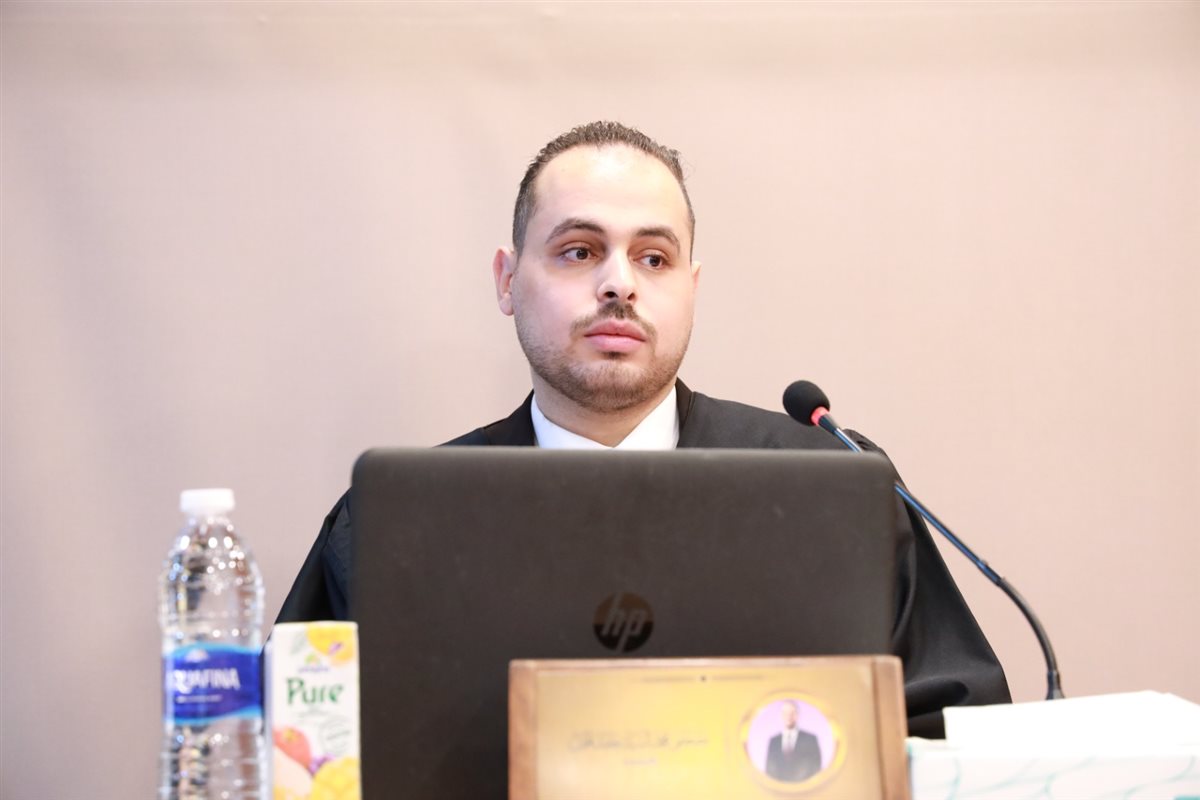 ماجستير بمرتبة الشرف الأولى للباحث