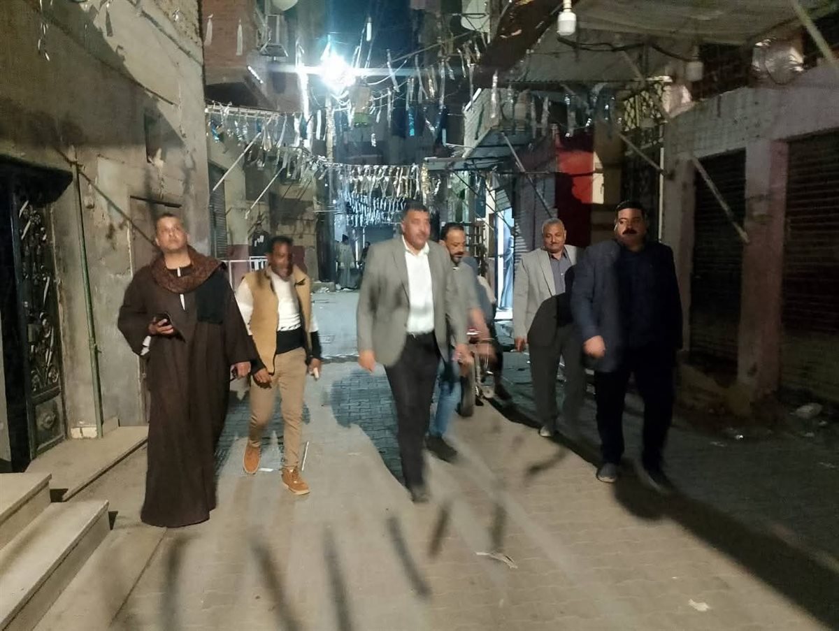 محافظ أسيوط: 33 محضرًا في يوم واحد ضد المخالفين لمواعيد غلق المحال.. ولا تهاون في تطبيق القانون