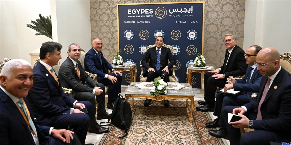 رئيس الوزراء يلتقي الرئيس التنفيذي لعمليات الموارد الطبيعية لشركة