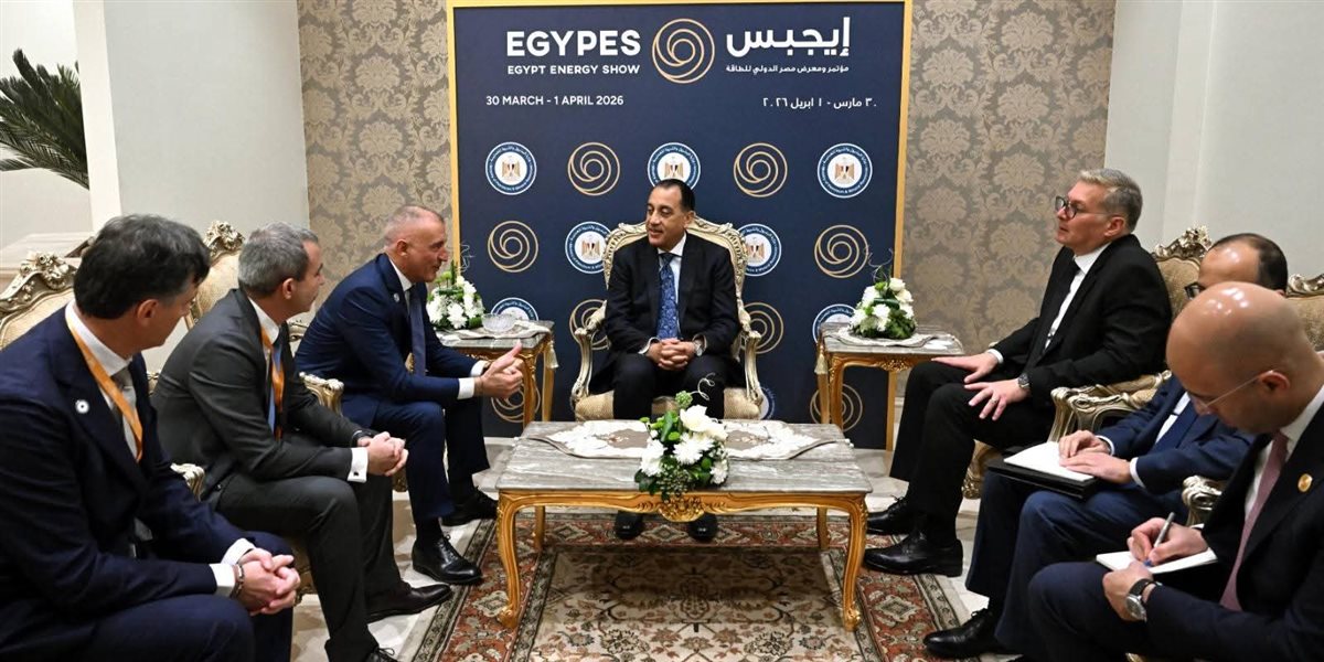 رئيس الوزراء يلتقي الرئيس التنفيذي لعمليات الموارد الطبيعية لشركة