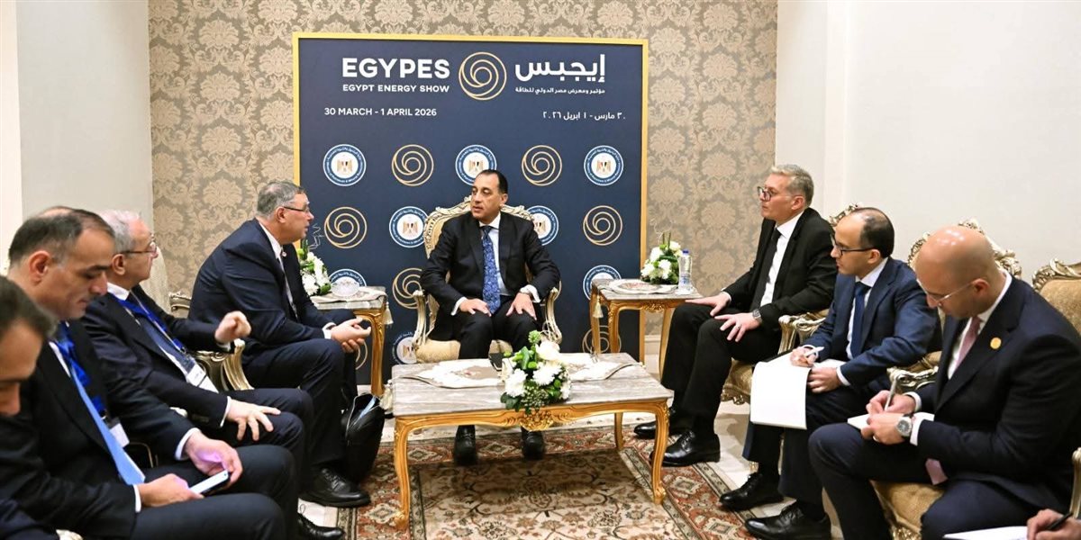 رئيس الوزراء يلتقي رئيس مجلس الإدارة والرئيس التنفيذي لشركة 