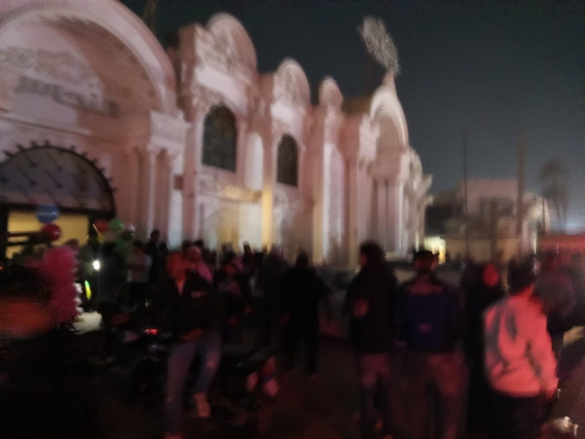 غلق المحال التجارية والكافيهات ومراكز الشباب والرياضة بأبو النمرس تنفيذًا لقرار الحكومة