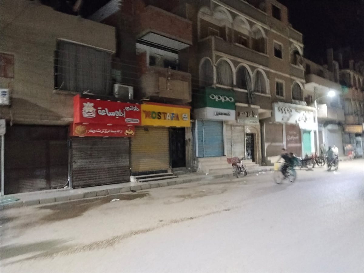 تشميع 35 محلًا مخالفًا لمواعيد الغلق خلال 24 ساعة بأسيوط&nbsp;