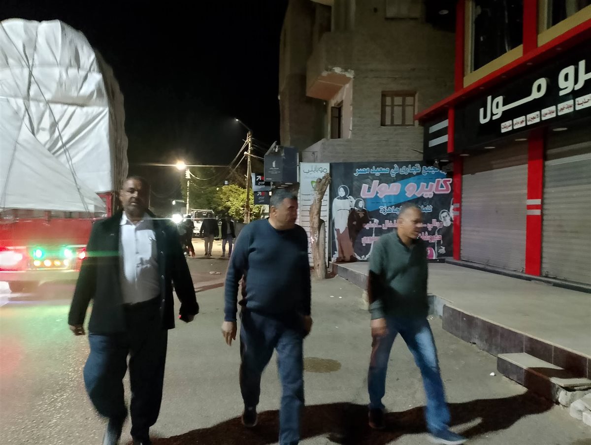 تشميع 35 محلًا مخالفًا لمواعيد الغلق خلال 24 ساعة بأسيوط&nbsp;