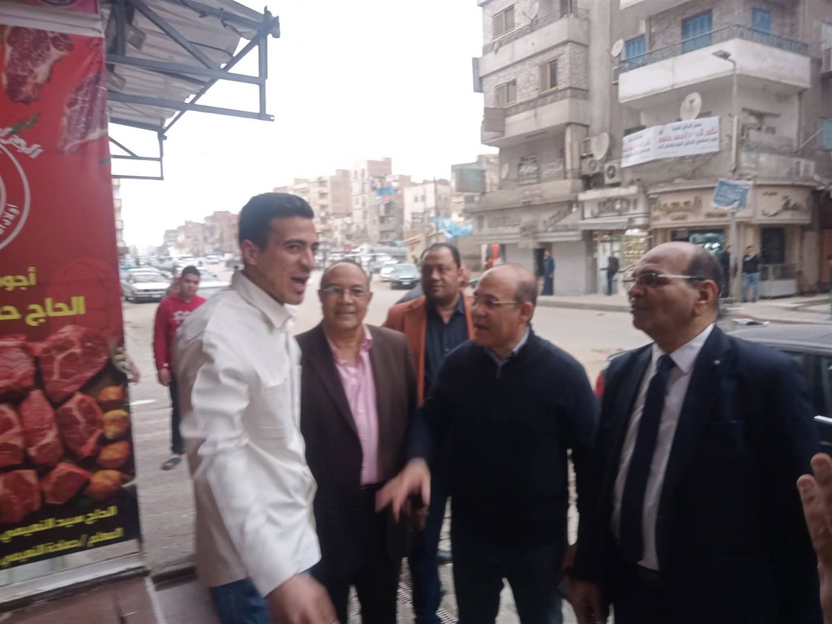 نائب السويس .. في جولة ميدانية بشوارع المدينة .. بعد أن أدي مهمته بمجلس النواب