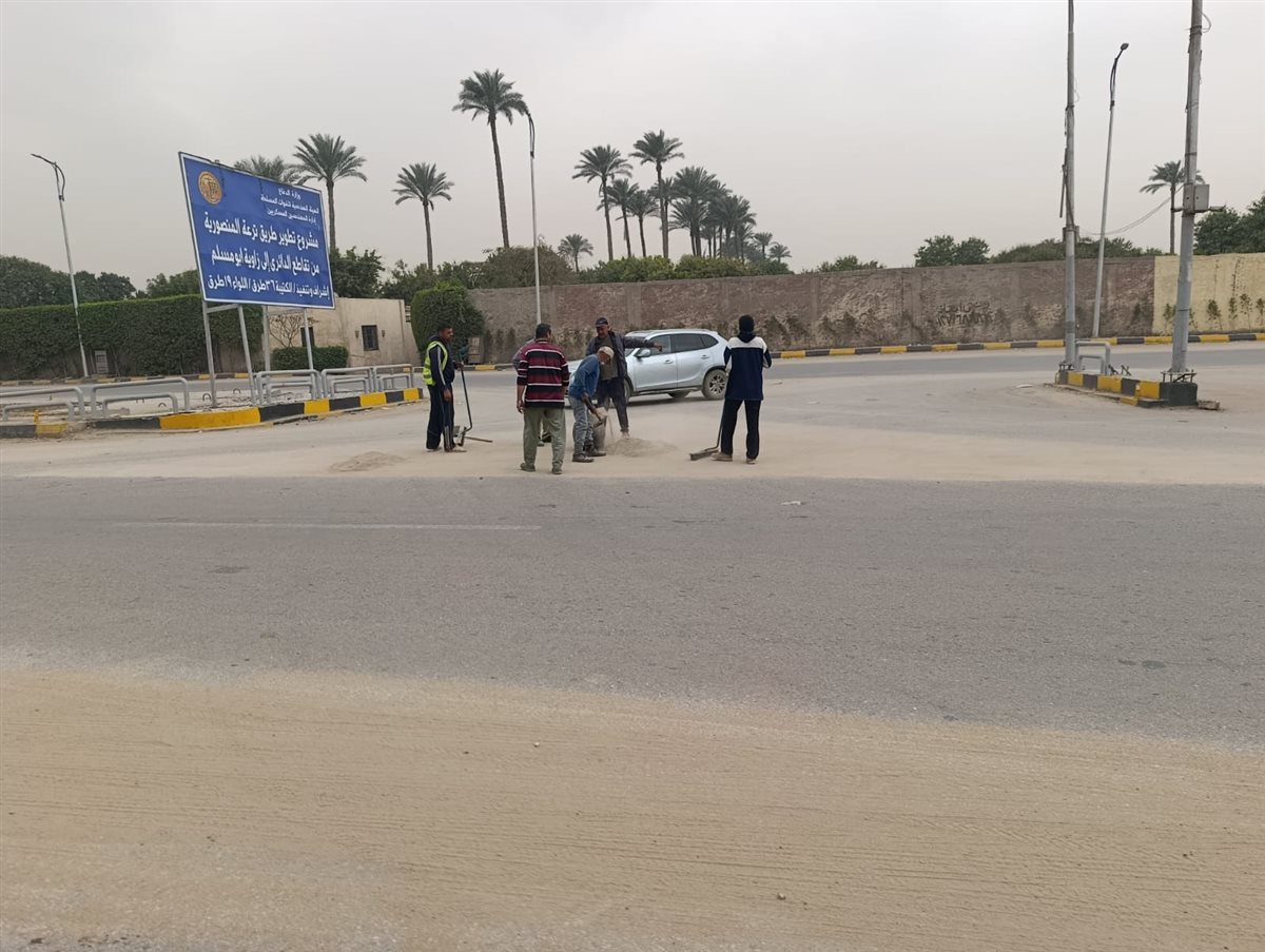 حملة نظافة وتطهير الترع ورفع الإشغالات بمركز أبو النمرس بالجيزة بمتابعة رئيس المدينة