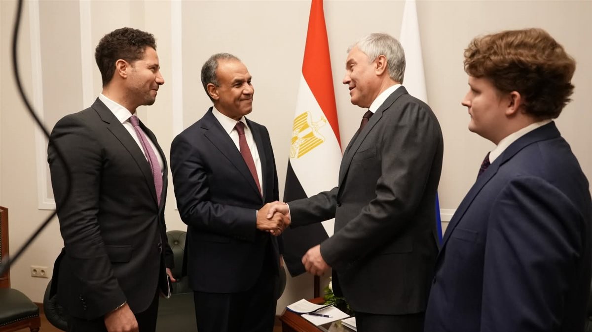وزير الخارجية يلتقي رئيس مجلس الدوما الروسي