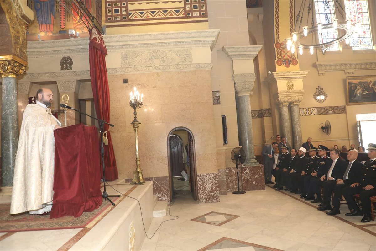 محافظ القاهرة إحتفال الأرمن الأرثوذكس بعيد القيامة برئاسة الأسقف أشود مناتسكانيان مطران الأرمن الأرثوذكس بمصر&nbsp;