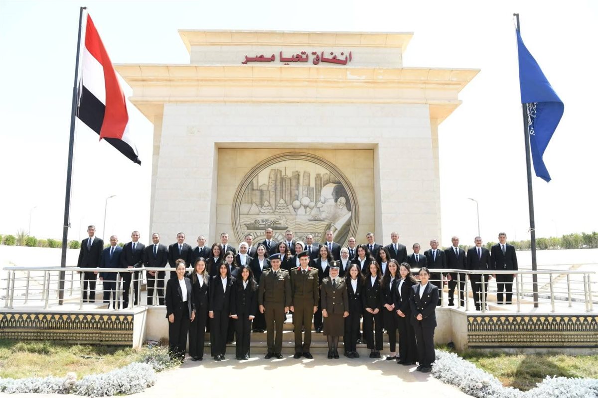 بهدف إطلاعهم على أبرز الإنجازات التنموية بقناة السويس<br>الفريق أسامة ربيع يستقبل وفد المُلحقين الدبلوماسيين بوزارة الخارجية