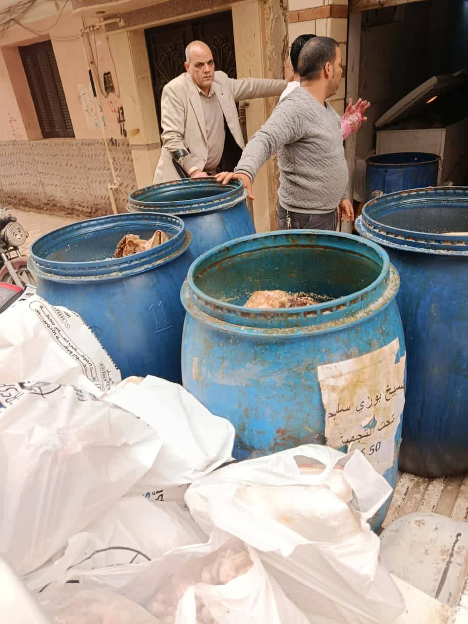 محافظ المنيا: لا تهاون مع المخالفين.. وإجراءات حاسمة لحماية صحة المواطنين .