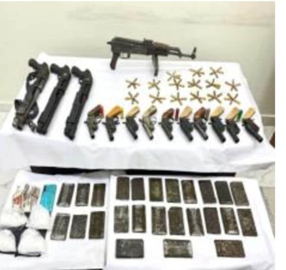 خلال تبادل إطلاق نار مع قوات الشرطة بأسيوط والأقصر .. مقتل ٣ أشقاء خطر وتحرير ٦٠٠ كيلو مخدرات