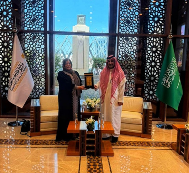 مساعد وزير السياحة والآثار ورئيس اللجنة العليا للحج والعمرة يلتقى مع مساعد وزير الحج والعمرة بالمملكة العربية السعودية