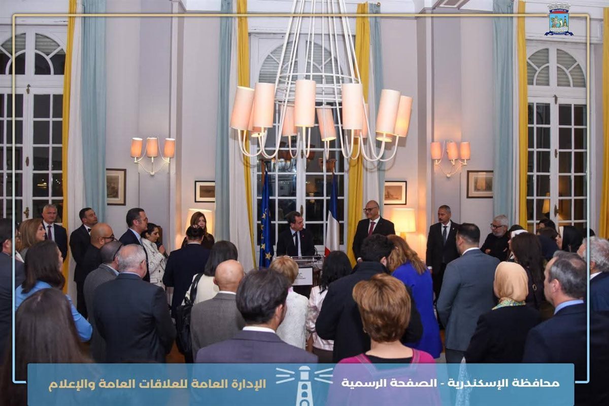 أقامت القنصلية العامة لفرنسا بالإسكندرية، اليوم، حفل استقبال بحضور السفير الفرنسي لدى مصر إيريك شوفالييه، وذلك على شرف المهندس أيمن عطية محافظ الإسكندرية، لتهنئته بتوليه مهام منصبه