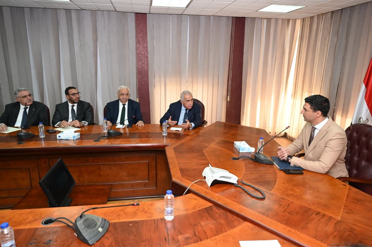 تعزيز الشراكة الصناعية بين مصر والولايات المتحدة الأمريكية: فرص استثمارية واعدة في التكنولوجيا والطاقة المتجددة
