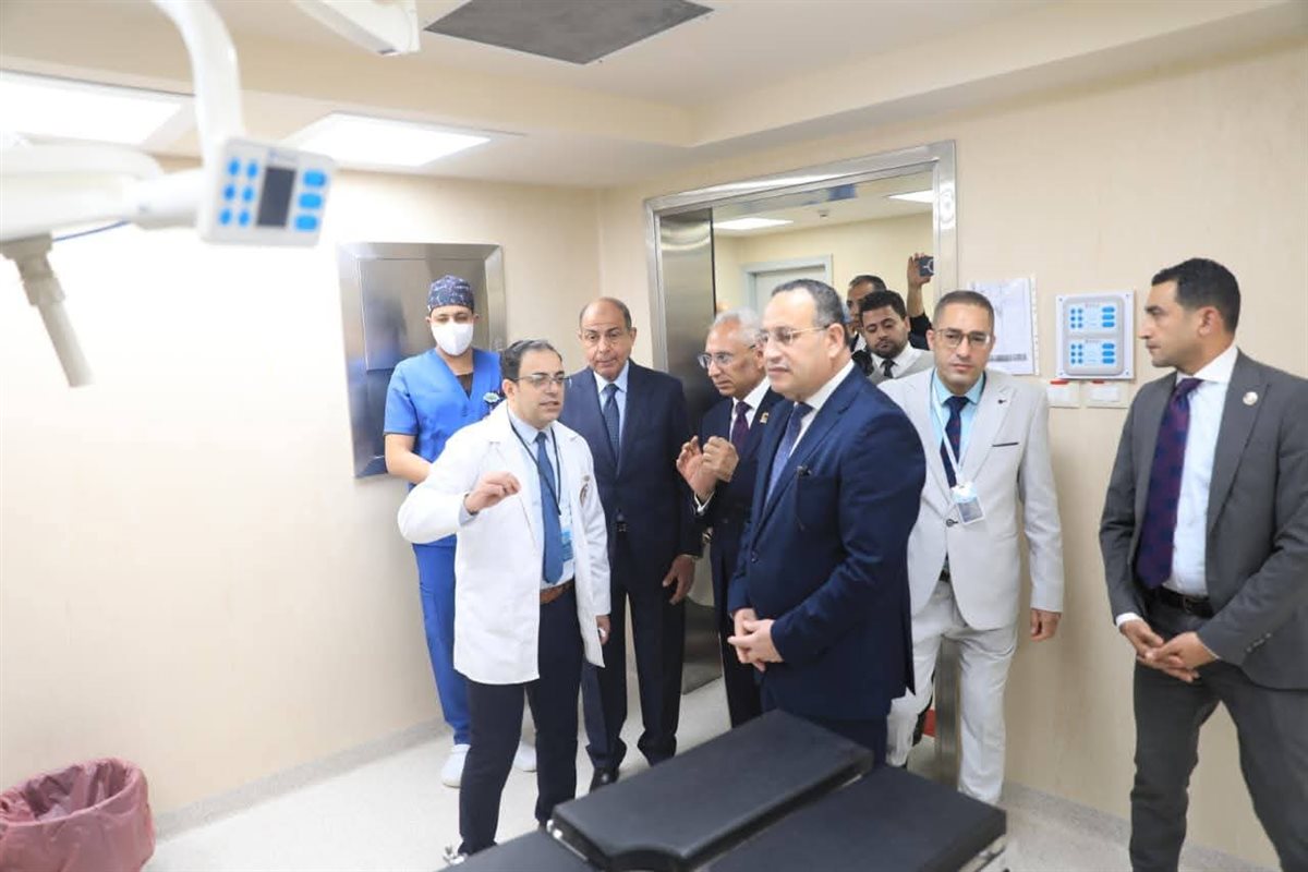 وزير التعليم العالي يفتتح مستشفى الأطفال بجامعة المنيا بتكلفة 300 مليون جنيه