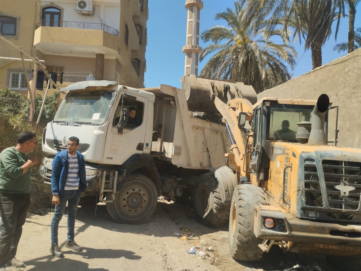 حملة نظافة بمنطقة دير أبو سيفين بقرية طموه مركز أبو النمرس إستعدادًا لإحتفال الأقباط&nbsp;