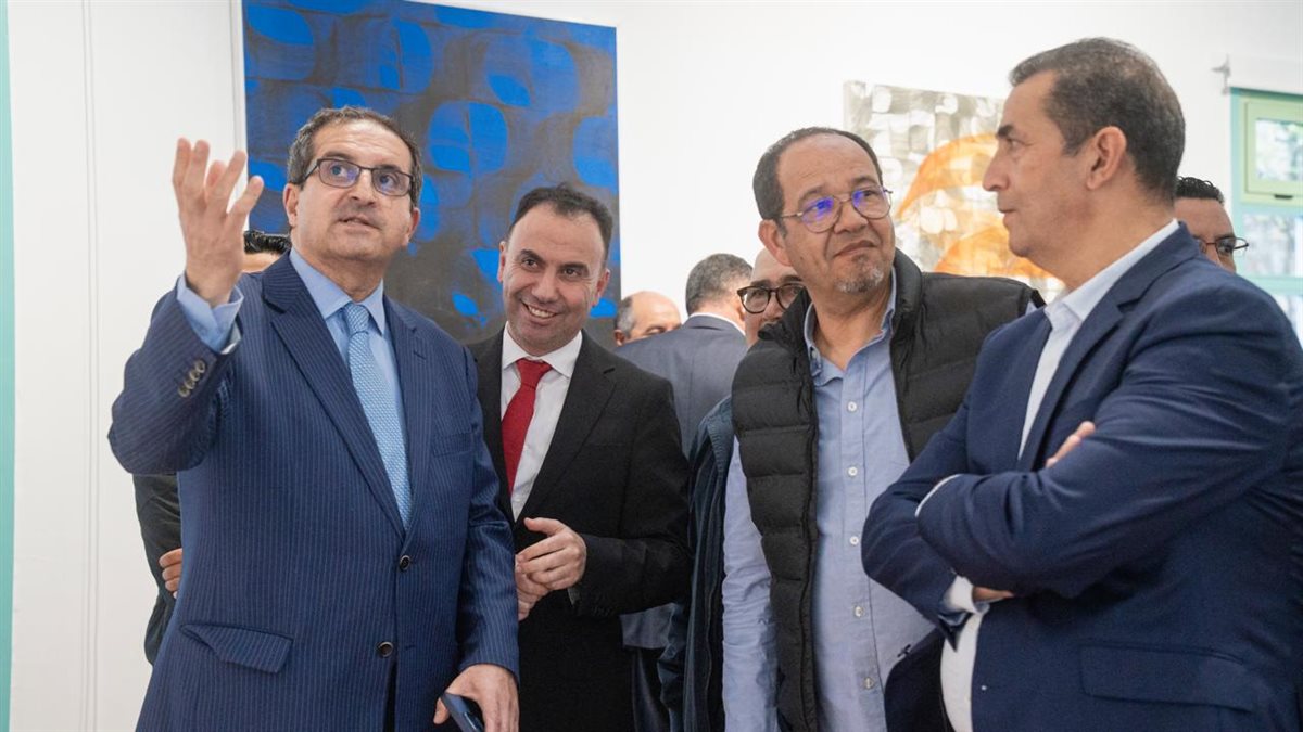 تشكيليات فصول أصيلة 25”.. تنوع فني من عدة دول
