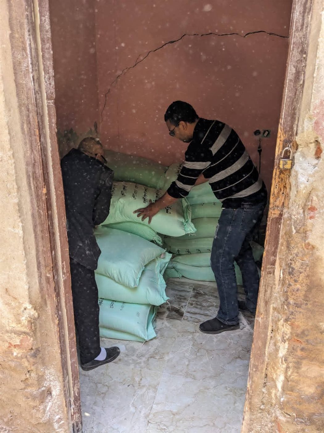تحرير محاضر مخالفات تموينية خلال الحملات الرقابية بالجيزة