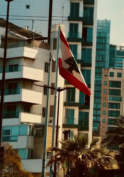 نانسي عجرم عبر حسابها على انستجرام تنشر علم لبنان دليل عن حزنها الشديد