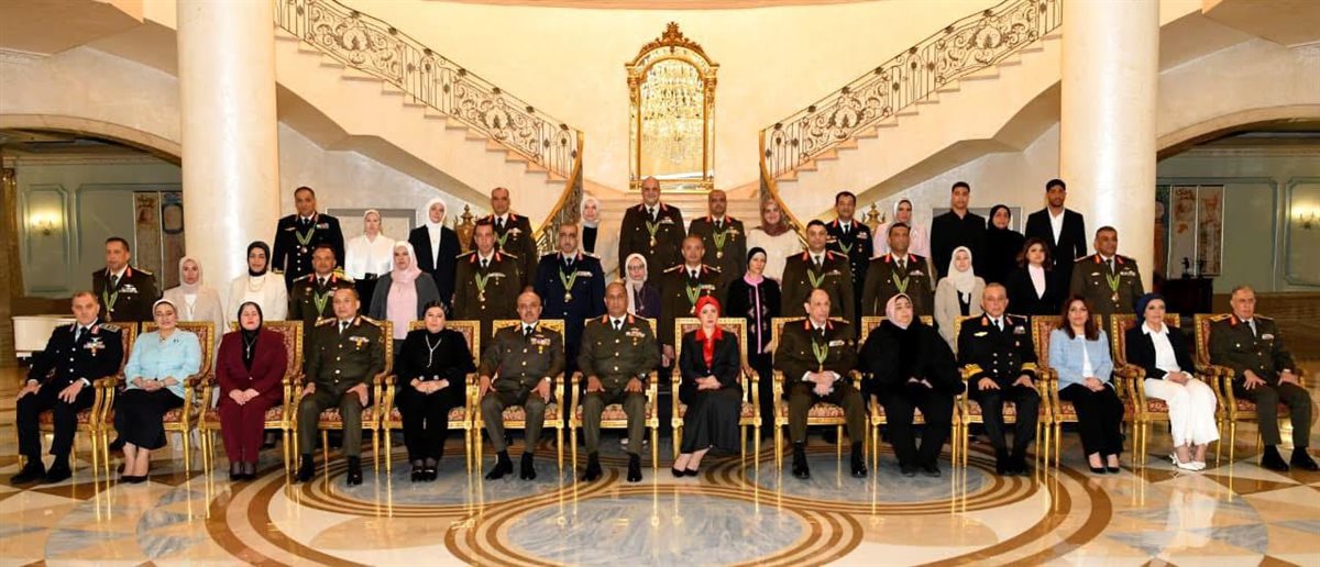 وزير الدفاع خلال تكريم عدد من قادة القوات المسلحة تقديرًا لعطائهم وجهودهم خلال فترة خدمتهم