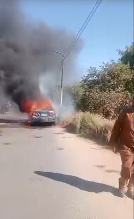 لحظة انفجار سيارة بجانب محصول القمح بجزيرة شندويل بمحافظة سوهاج