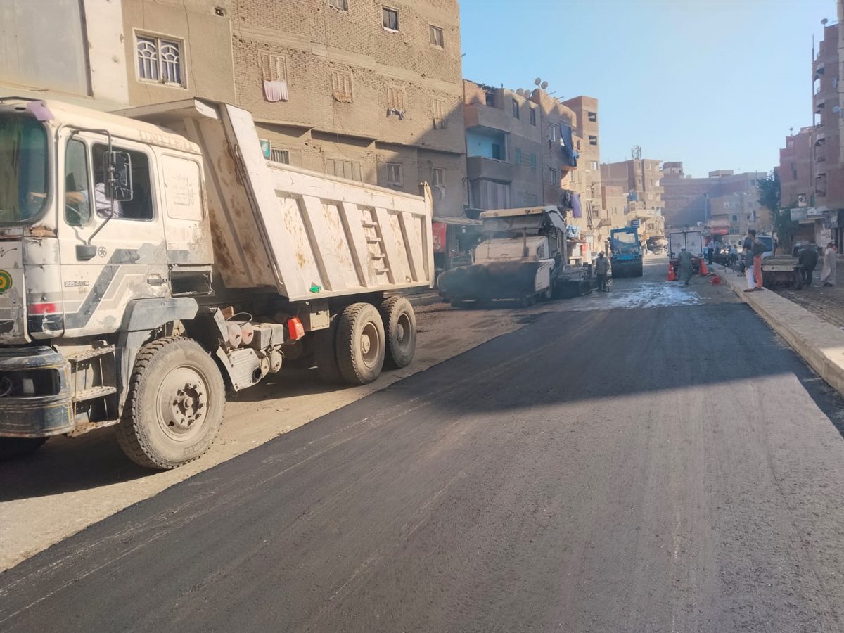 جولة ميدانية لمحافظ الجيزة لمتابعة أعمال التطوير والنظافة ورفع كفاءة الطرق بعدد من أحياء ومراكز المحافظة